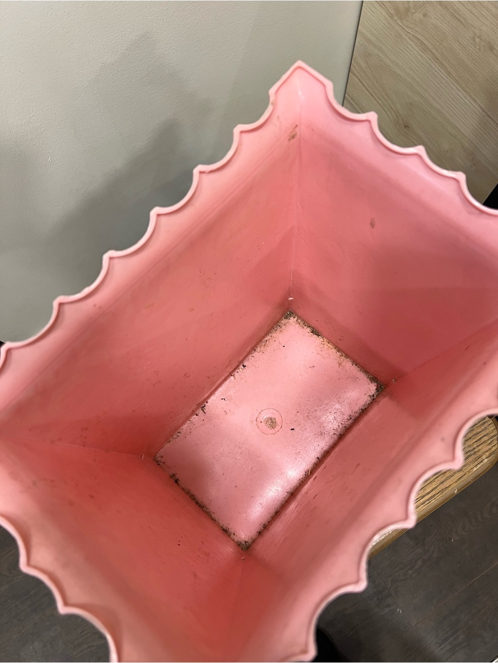 Trash can - Picture 4 of 4